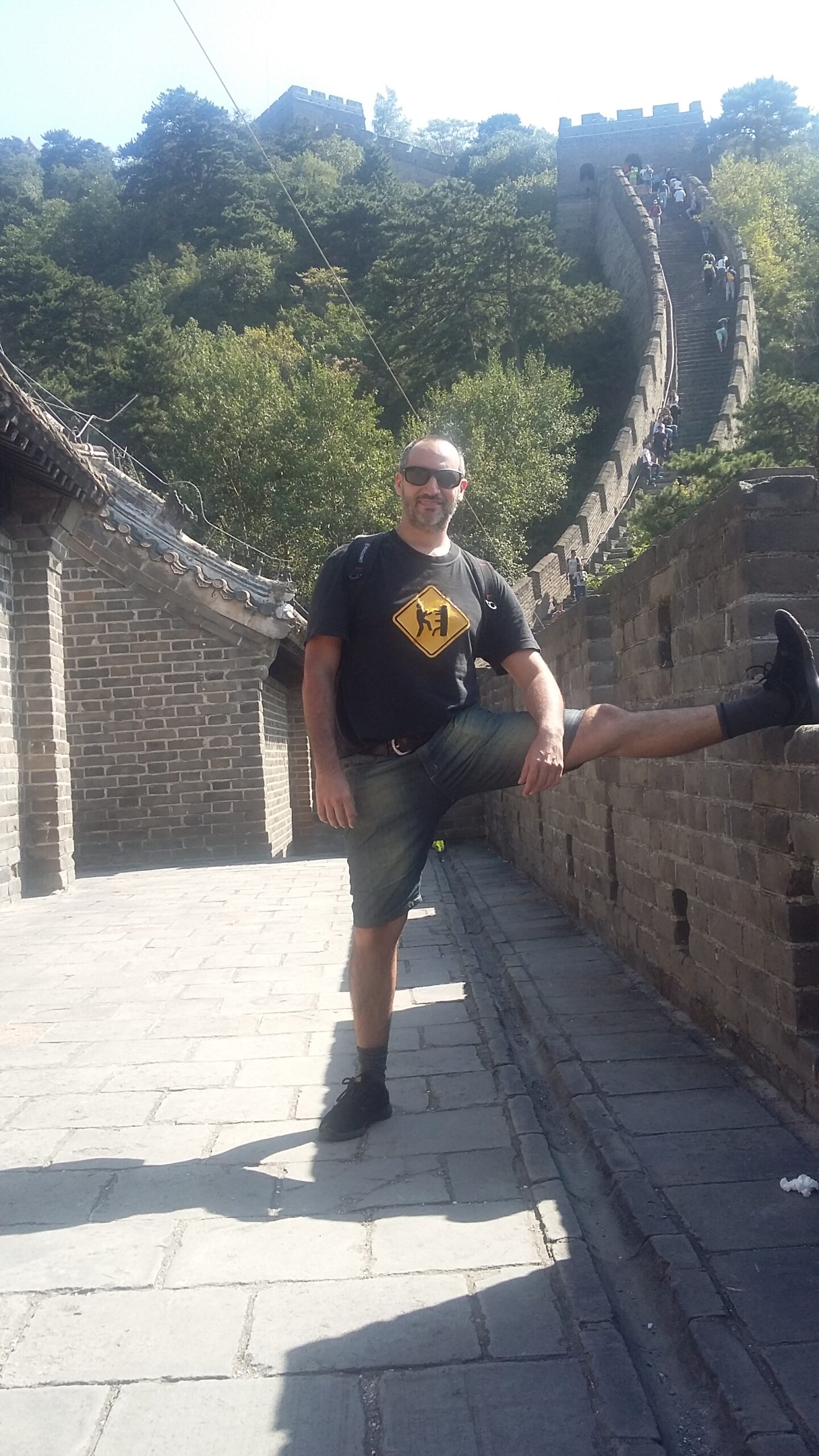 Acerca de Mí 6 pierna levantada en la muralla china